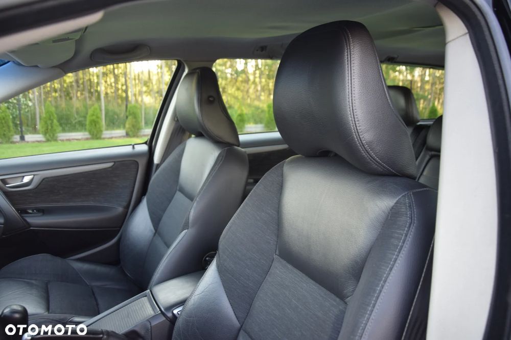 Volvo V70 2.4 Kinetic - 30