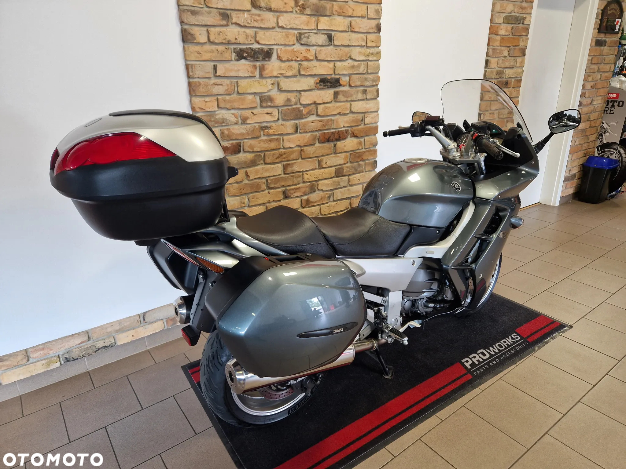 Yamaha FJR - 8
