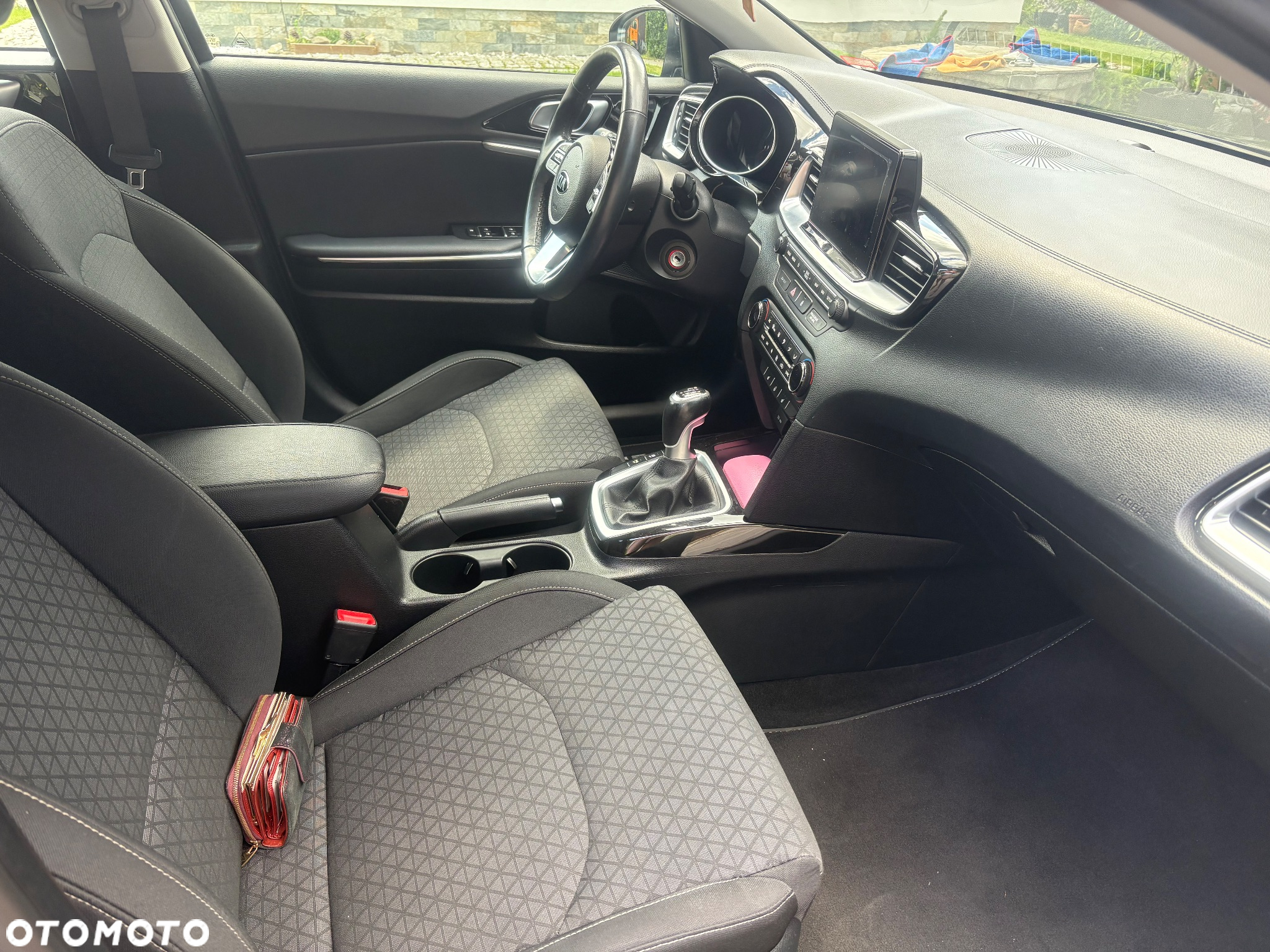 Kia Ceed - 12