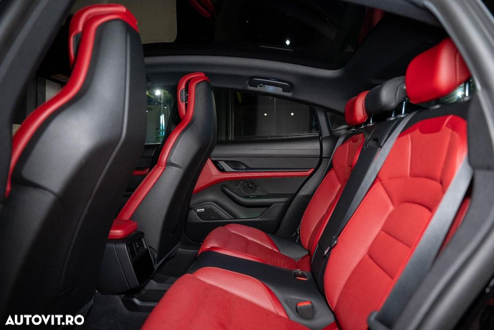 Porsche Taycan 4S - 28