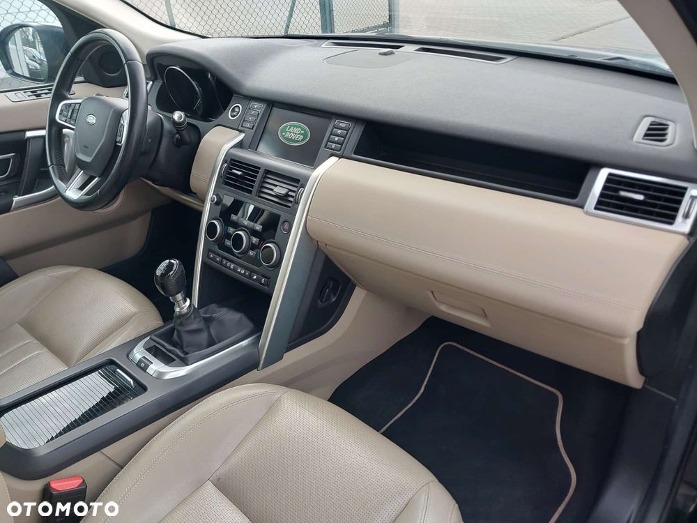 Land Rover Discovery Sport TD4 HSE - 16