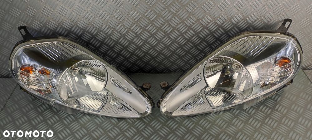 reflektor lampa prawy prawa lewa lewy przód przednia FIAT GRANDE PUNTO EURO - 3