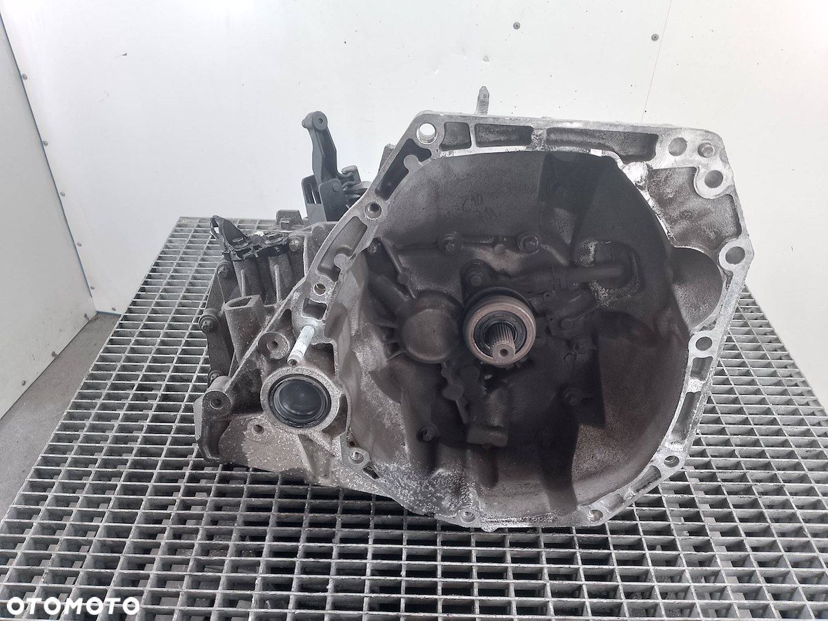 SKRZYNIA BIEGÓW MANUALNA DACIA LODGY JR5398 1.6 SCE - 1