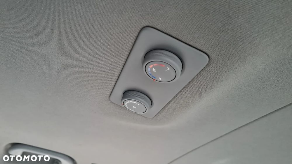 Hyundai H-1 2.5 CRDi Travel Family - 17