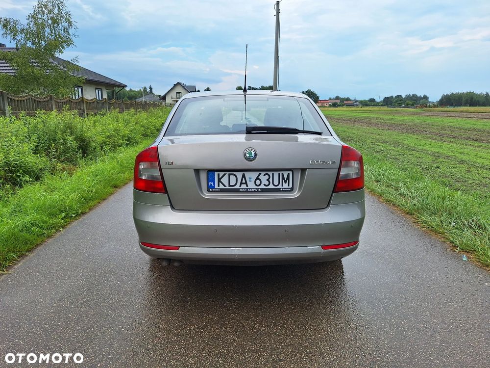 Skoda Octavia 2.0 TDI DPF Elegance DSG - 5