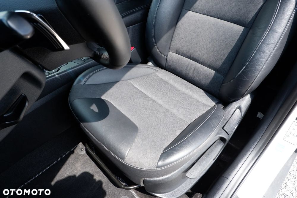 Kia Niro 1.6 GDI Hybrid L Business Line - 29