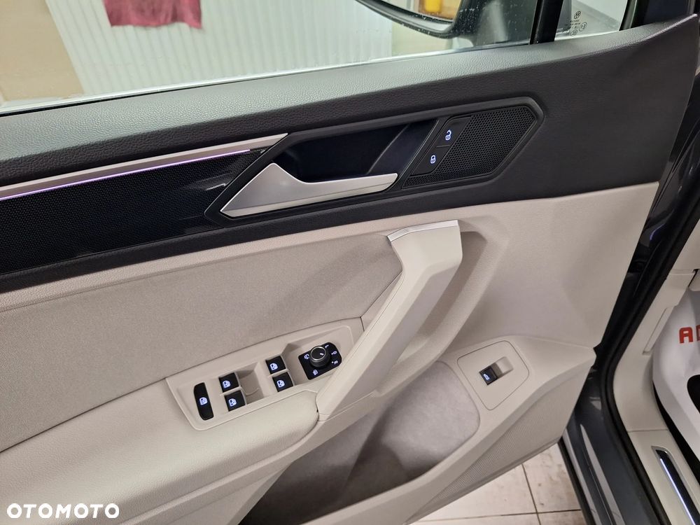 Volkswagen Tiguan 2.0 TDI SCR 4MotION DSG Elegance - 32