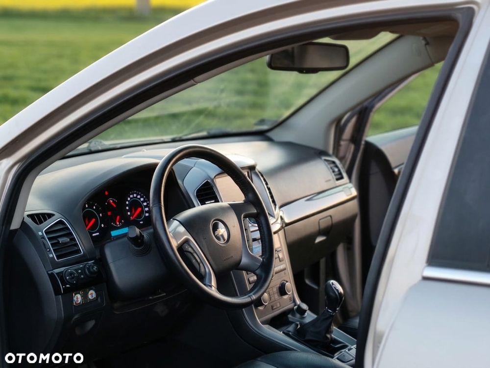 Chevrolet Captiva 2.2 D LTZ - 14