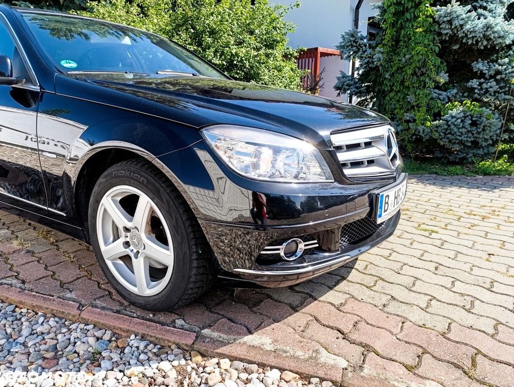Mercedes-Benz Klasa C 180 CGI Automatik BlueEFFICIENCY Avantgarde - 14