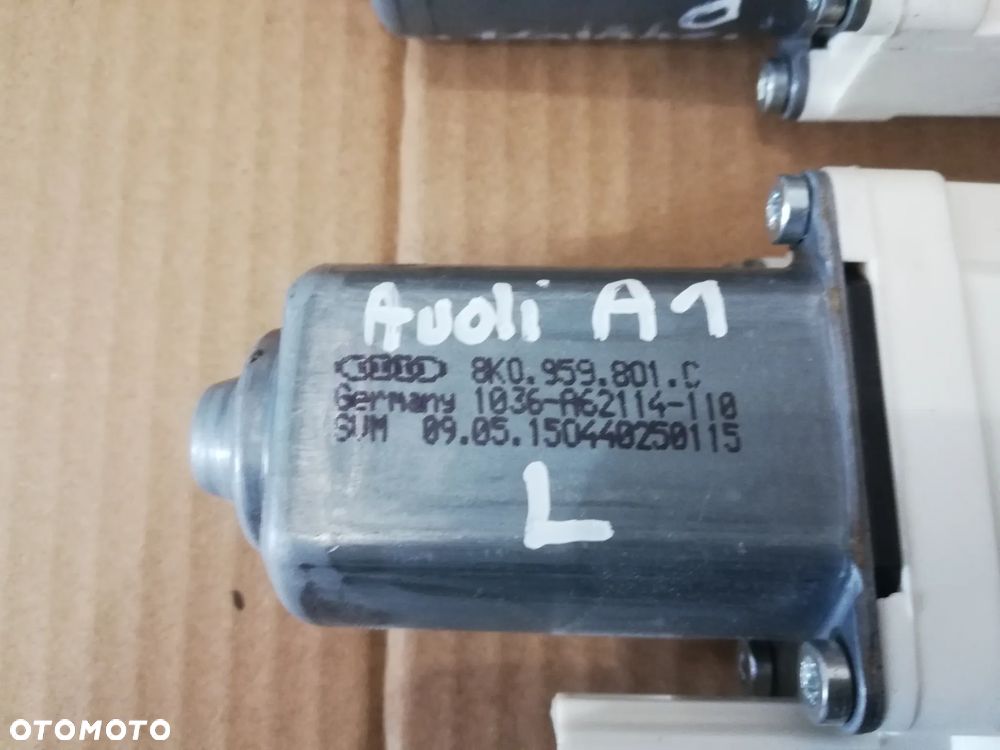 AUDI A1 8X SILNICZEK SZYBY LEWY PRAWY PRZÓD 8K0959801C 8K0959802C