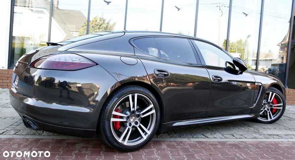 Porsche Panamera GTS PDK - 28