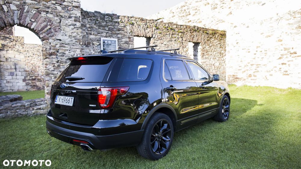 Ford Explorer - 4