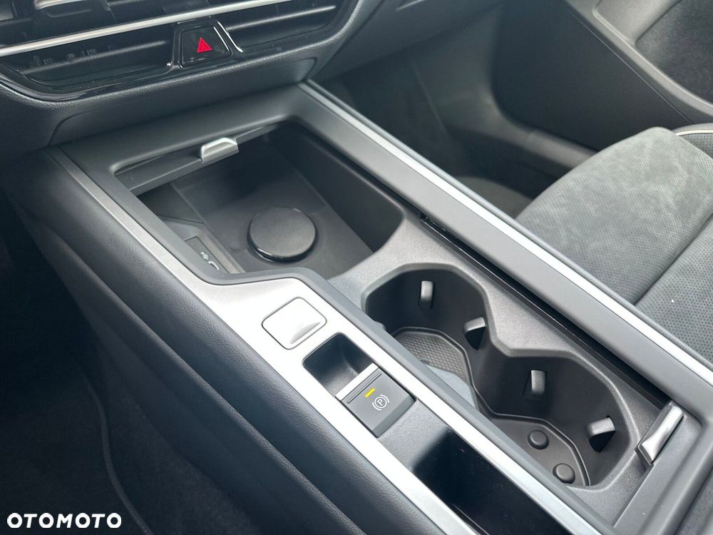 Volkswagen Passat - 24