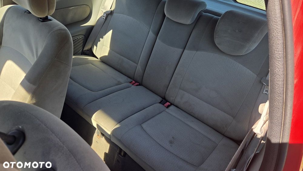 Renault Clio 1.4 16V Privilege - 11