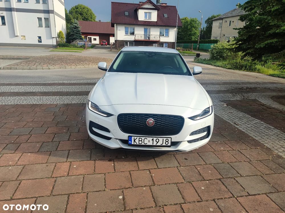 Jaguar XE 2.0 T AWD Prestige - 2