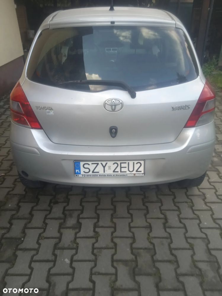 Toyota Yaris 2010 photo 5