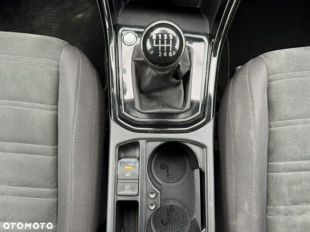 Volkswagen Touran 1.6 TDI BMT Comfortline - 26