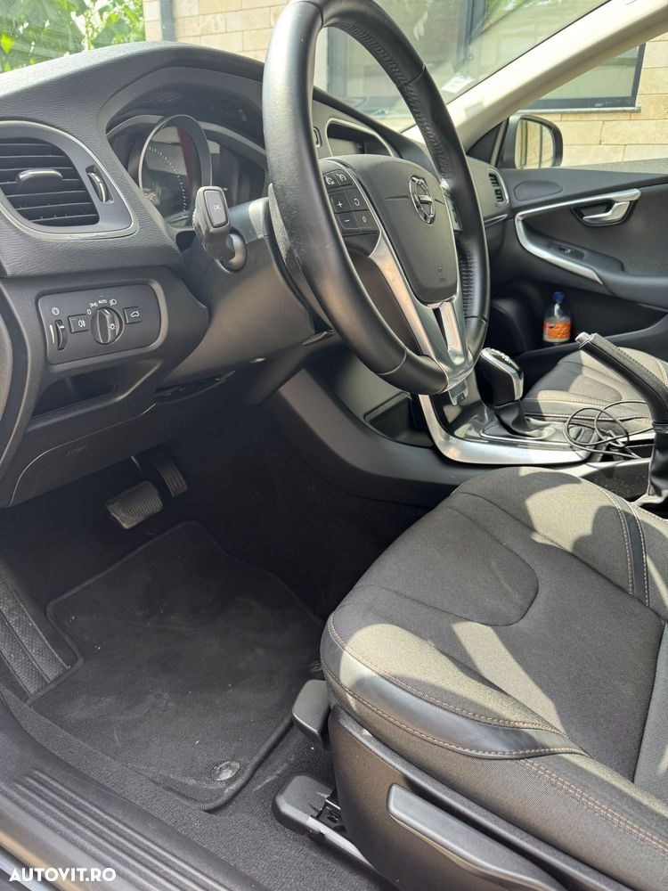 Volvo V40 D2 Aut. Momentum - 12