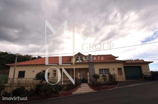 Moradia com vista e enorme garagem. - Grande imagem: 2/34