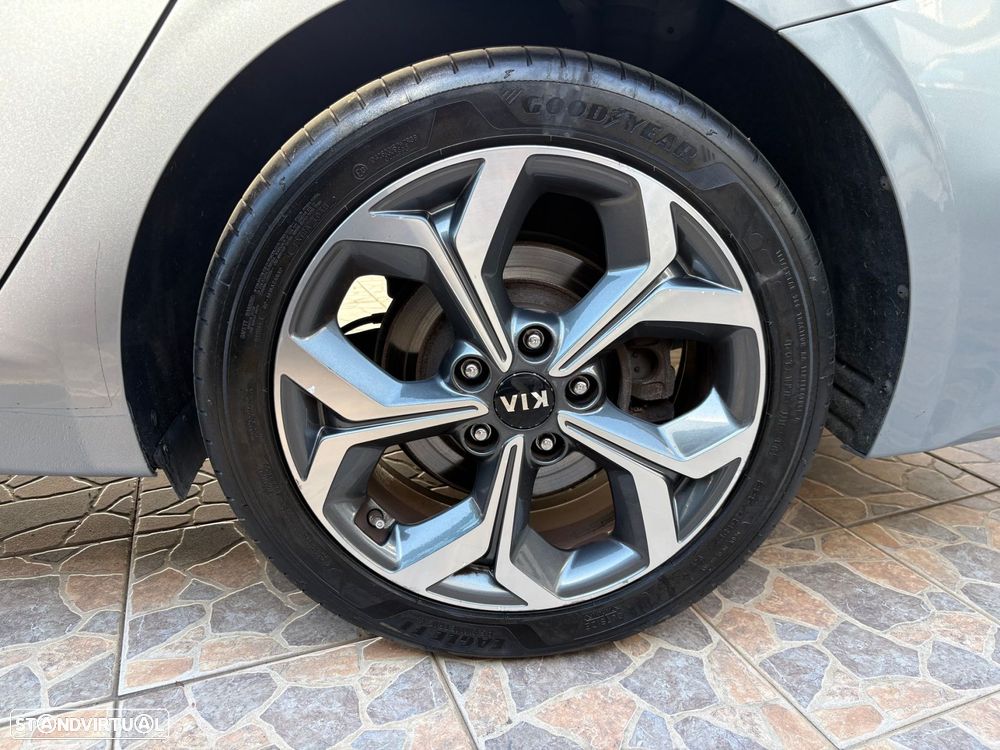 Kia Ceed SW 1.6 CRDi TX+SRF - 45