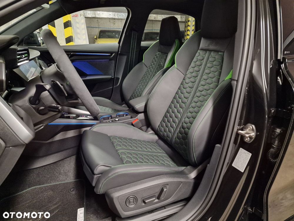 Audi RS3 Limousine - 11