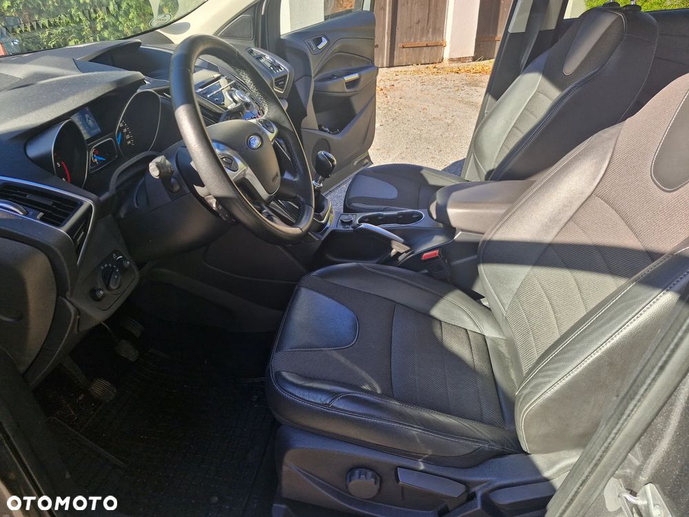 Ford Kuga 2.0 TDCi 4x4 Titanium - 21