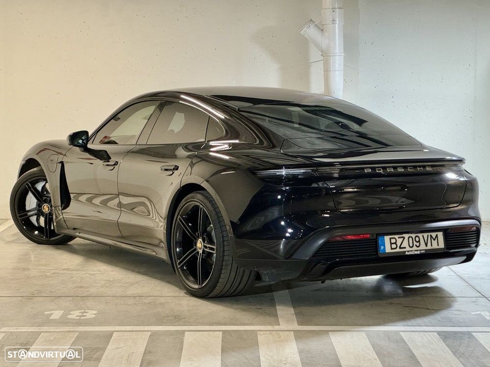 Porsche Taycan Turbo - 15