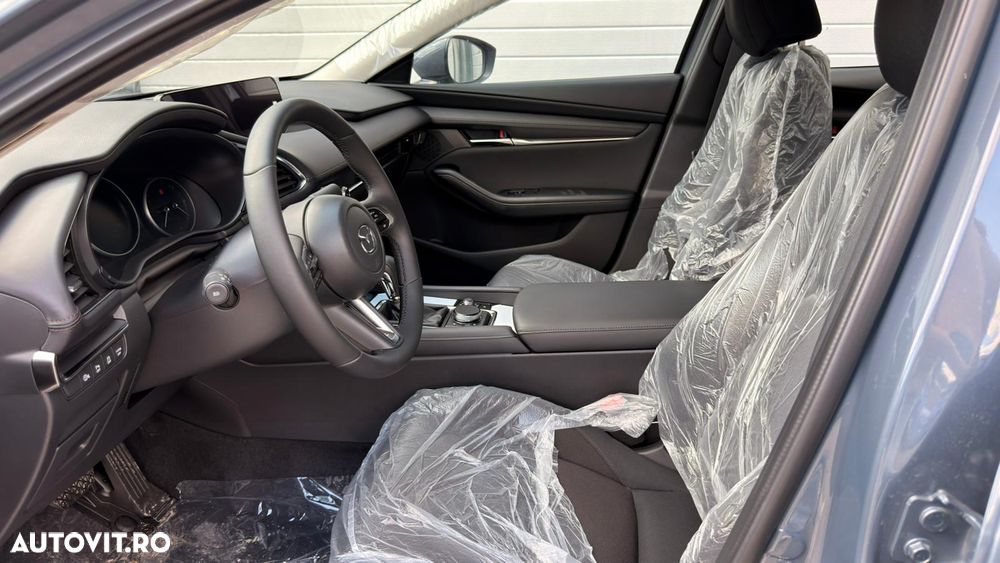Mazda 3 e-Skyactiv G140 AT MHEV Center-Line - 29