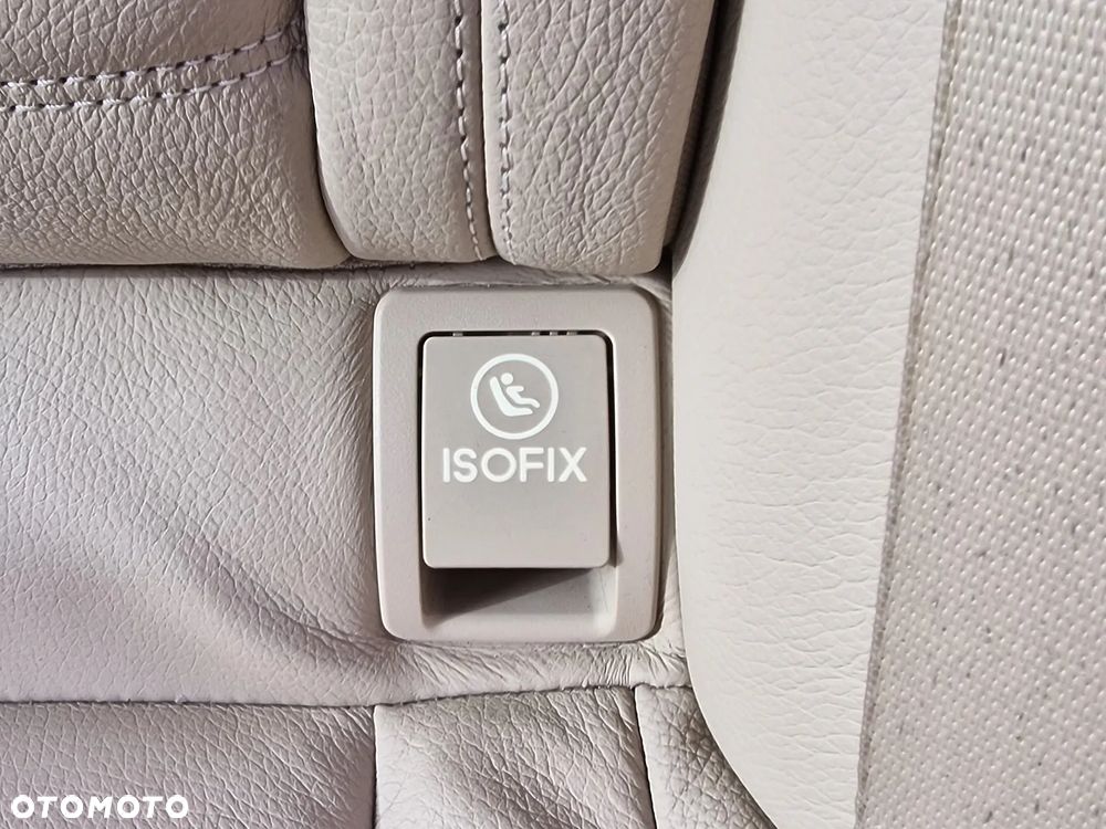 Mercedes-Benz Klasa C 300 9G-TRONIC Edition - 11