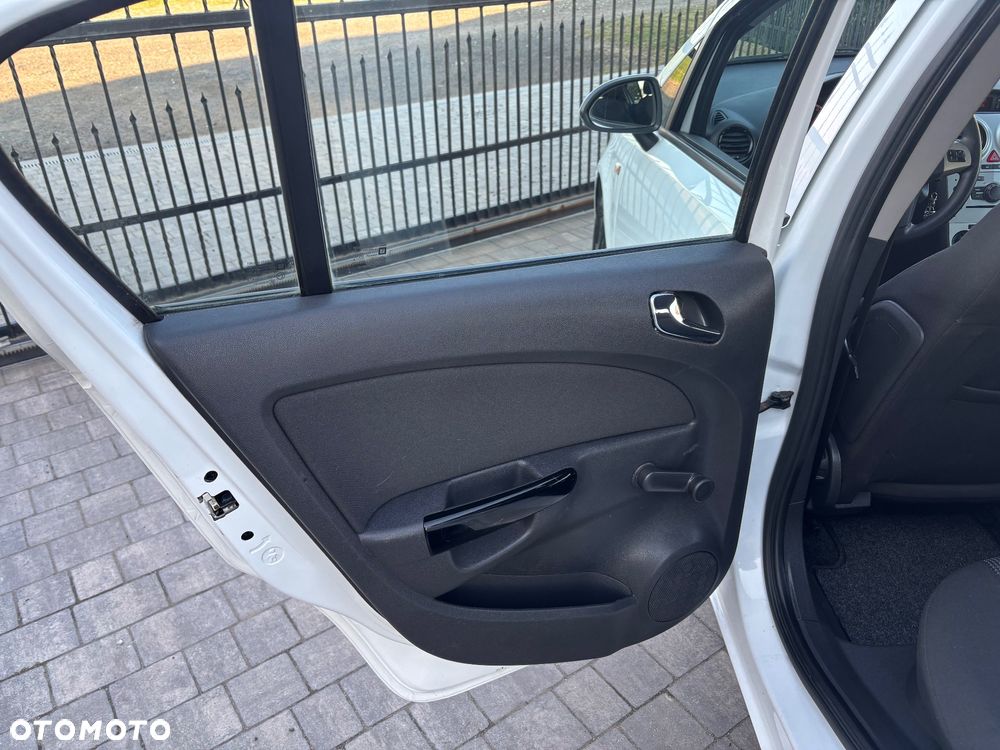 Opel Corsa 1.2 16V Essentia - 21