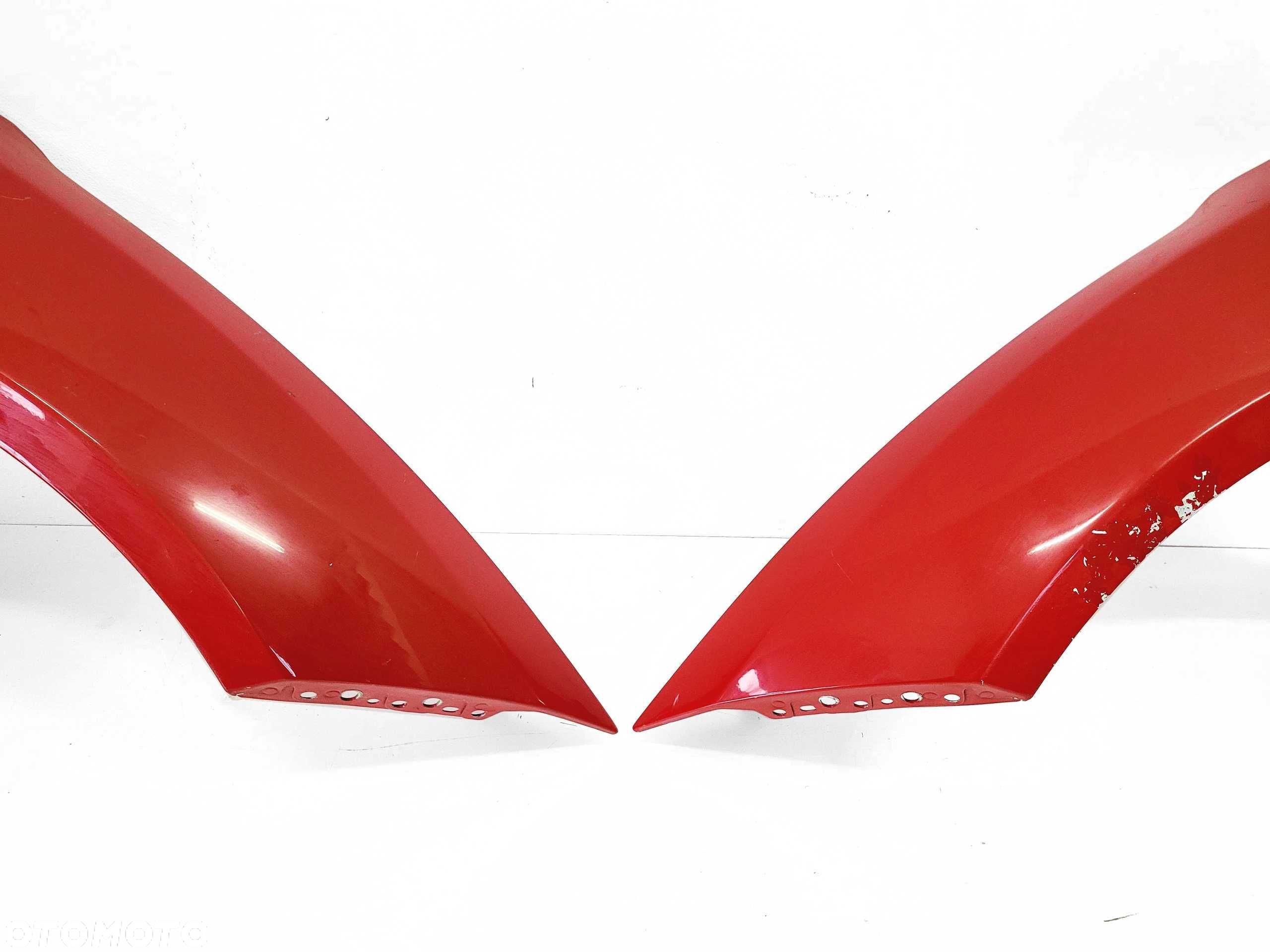 Ferrari 488 - błotnik PRAWY LEWY przedni PRZÓD - z logo [shield badge] - 5