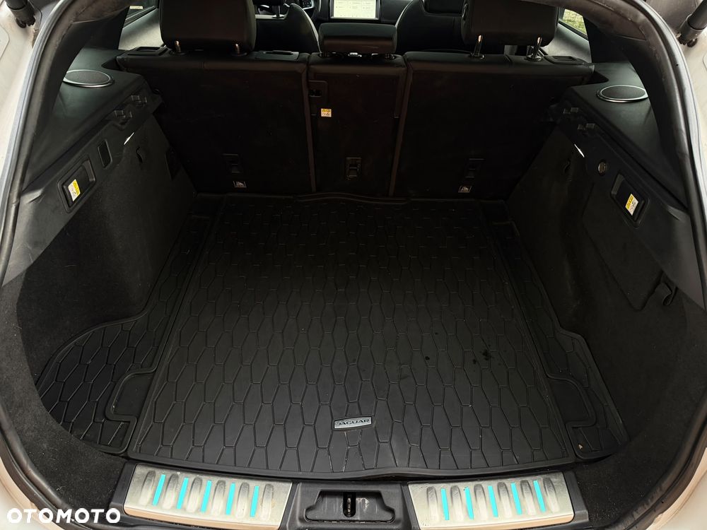 Jaguar F-Pace 3.0 V6 AWD S - 31