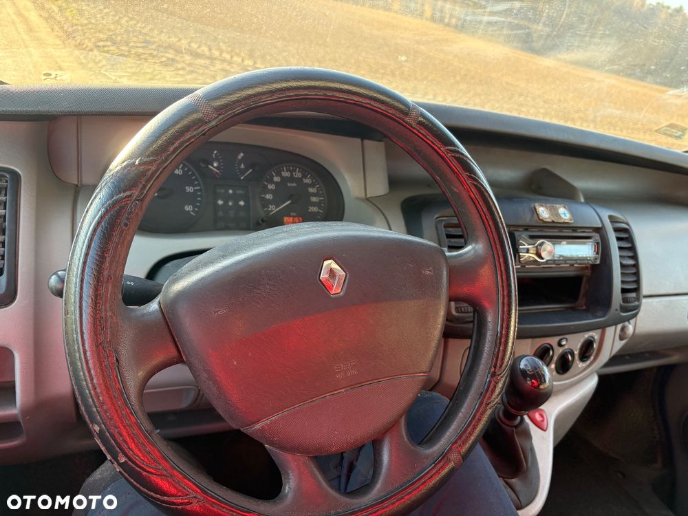 Renault Trafic - 18