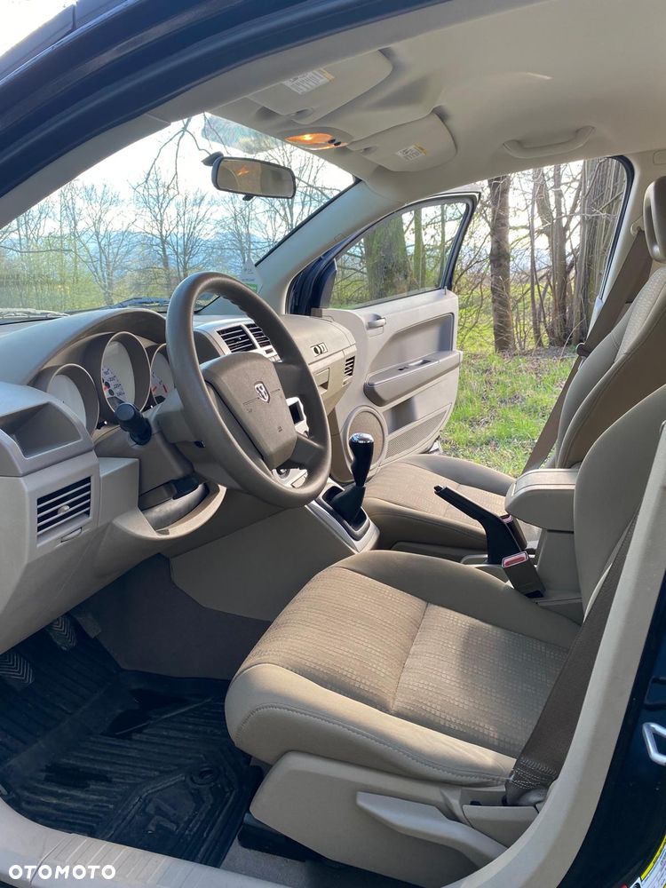 Dodge Caliber - 12