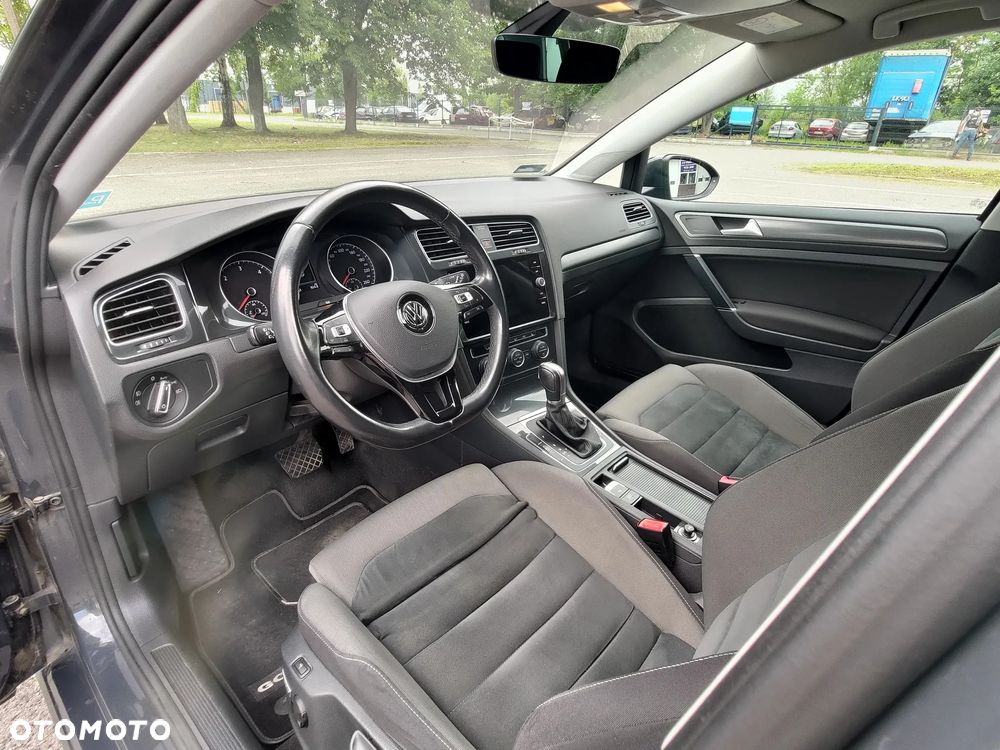 Volkswagen Golf - 9
