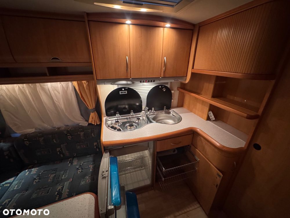 Hobby Przyczepa kempingowa hobby 460 UFE z przedsionkiem - 9