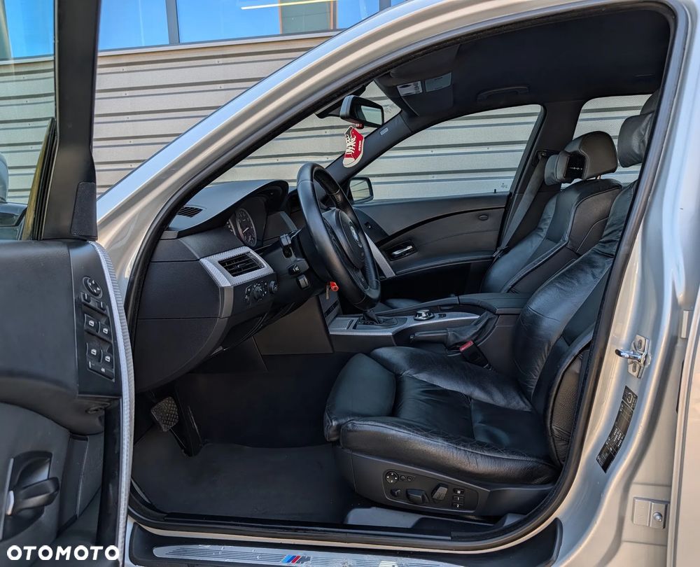 BMW Seria 5 545i - 19