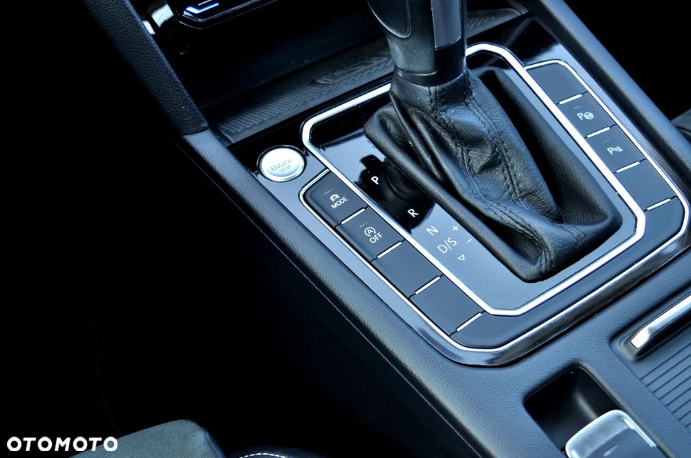 Volkswagen Passat 2.0 TDI EVO Elegance DSG - 26