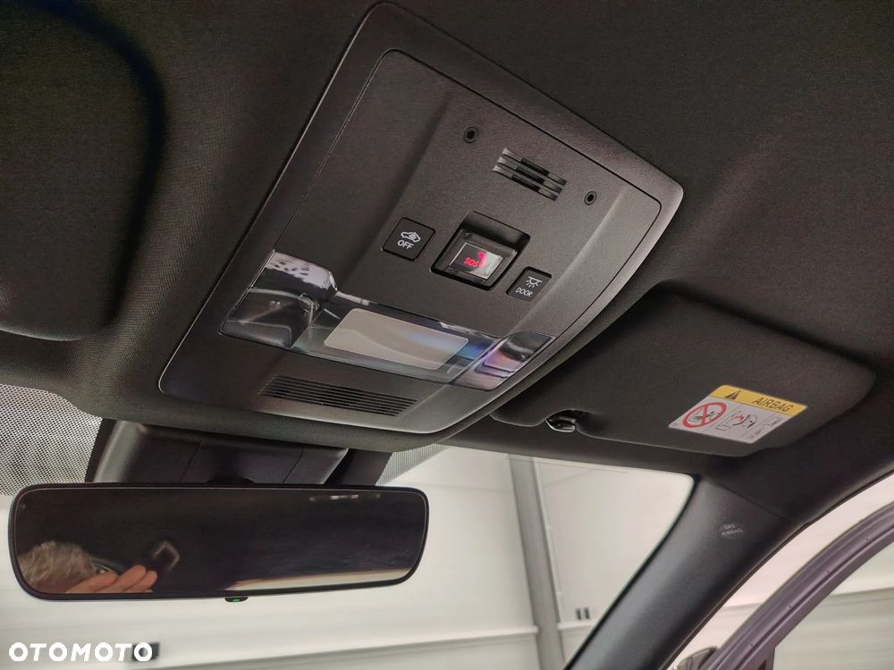 Lexus UX 250h Elegance 2WD - 36