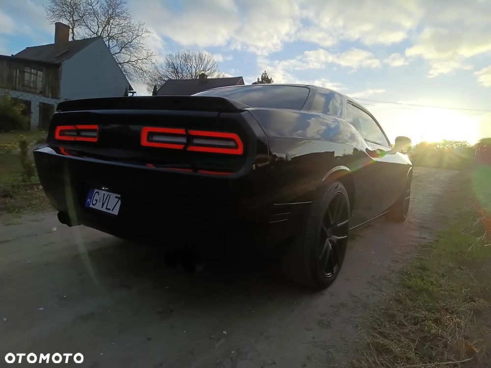 Dodge Challenger - 6