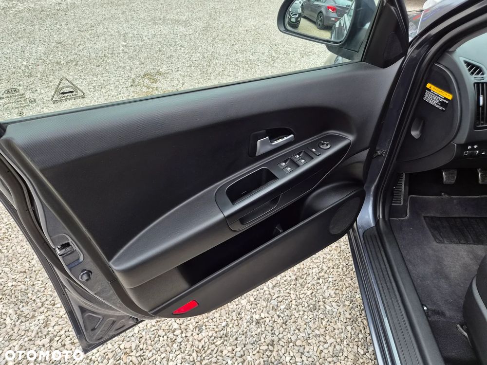 Kia Ceed - 14