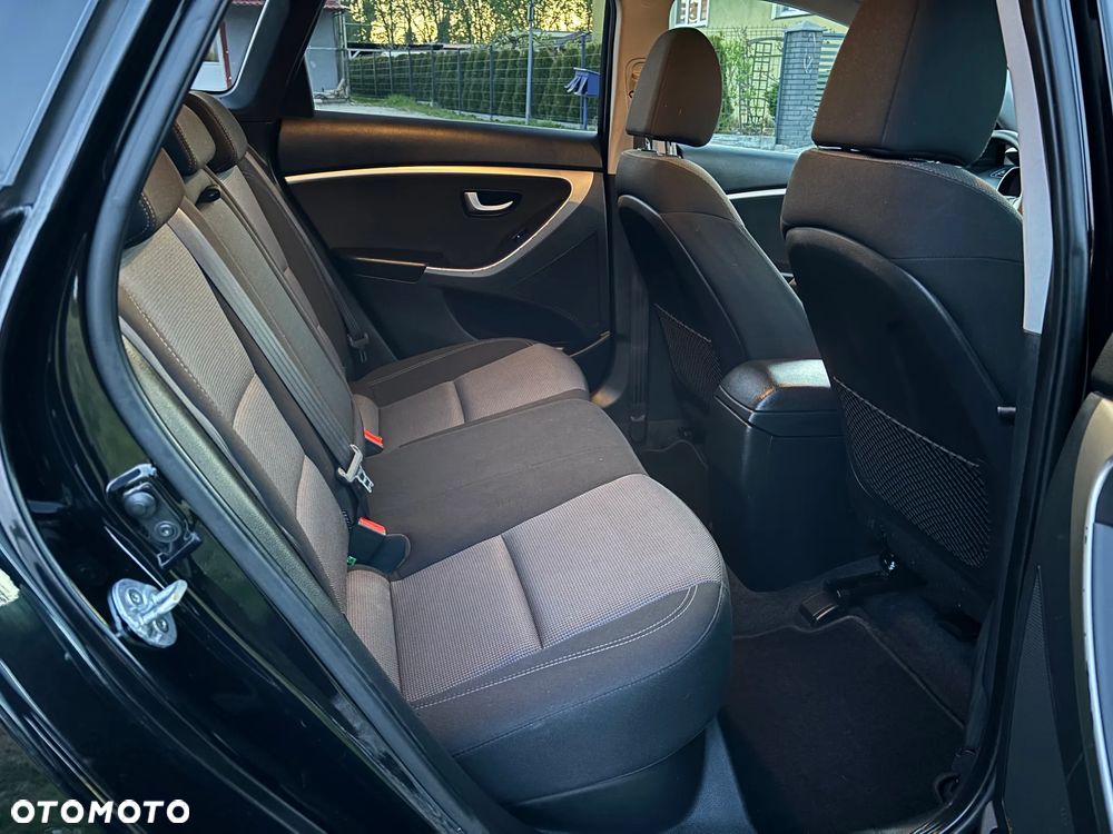 Hyundai i30 i30cw 1.6 CRDi Intro Edition - 10