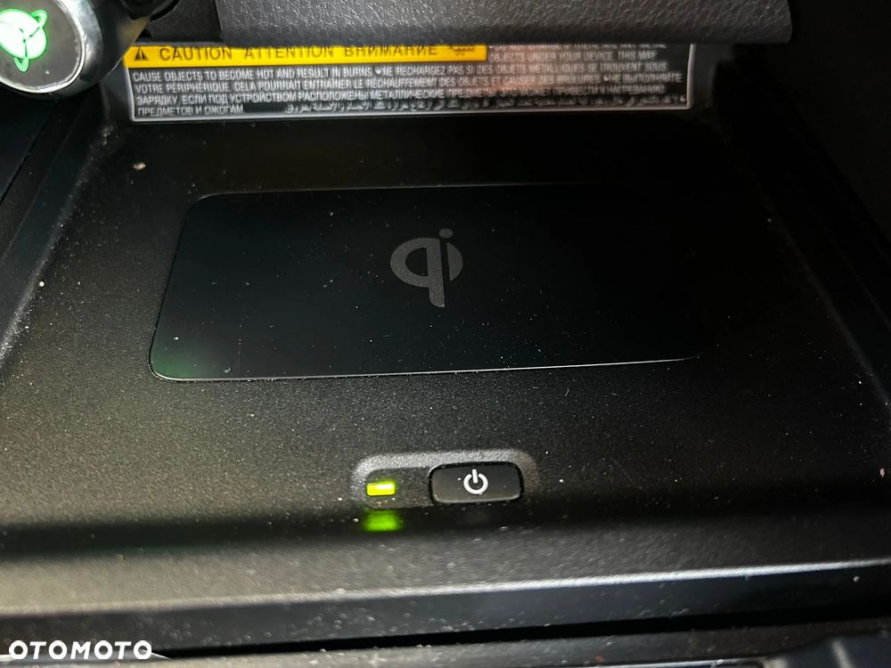 Toyota Camry Business Edition - 23