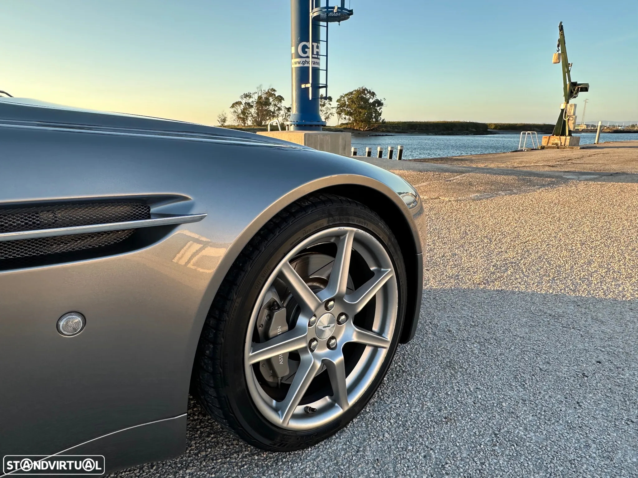 Aston Martin Vantage Coupe V8 - 51