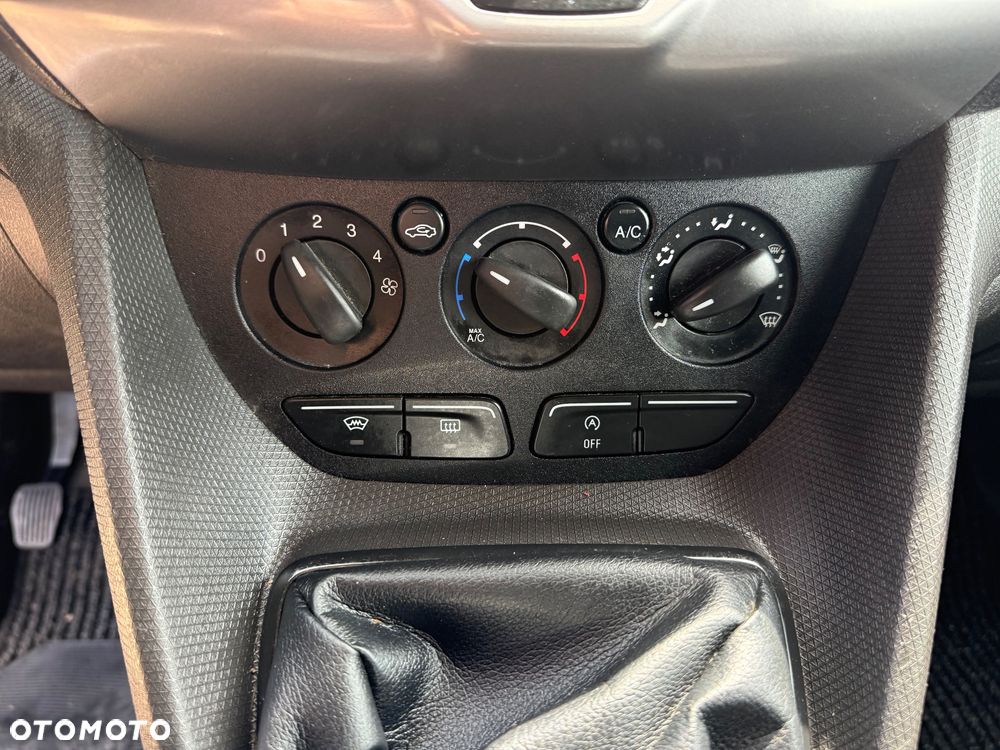Ford Transit Connect - 26