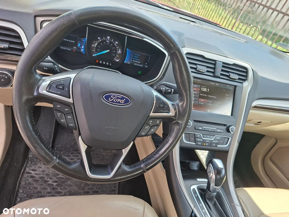 Ford Fusion - 24