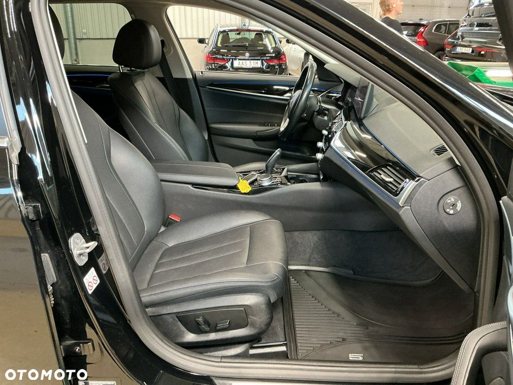 BMW Seria 5 530e Luxury Line - 8