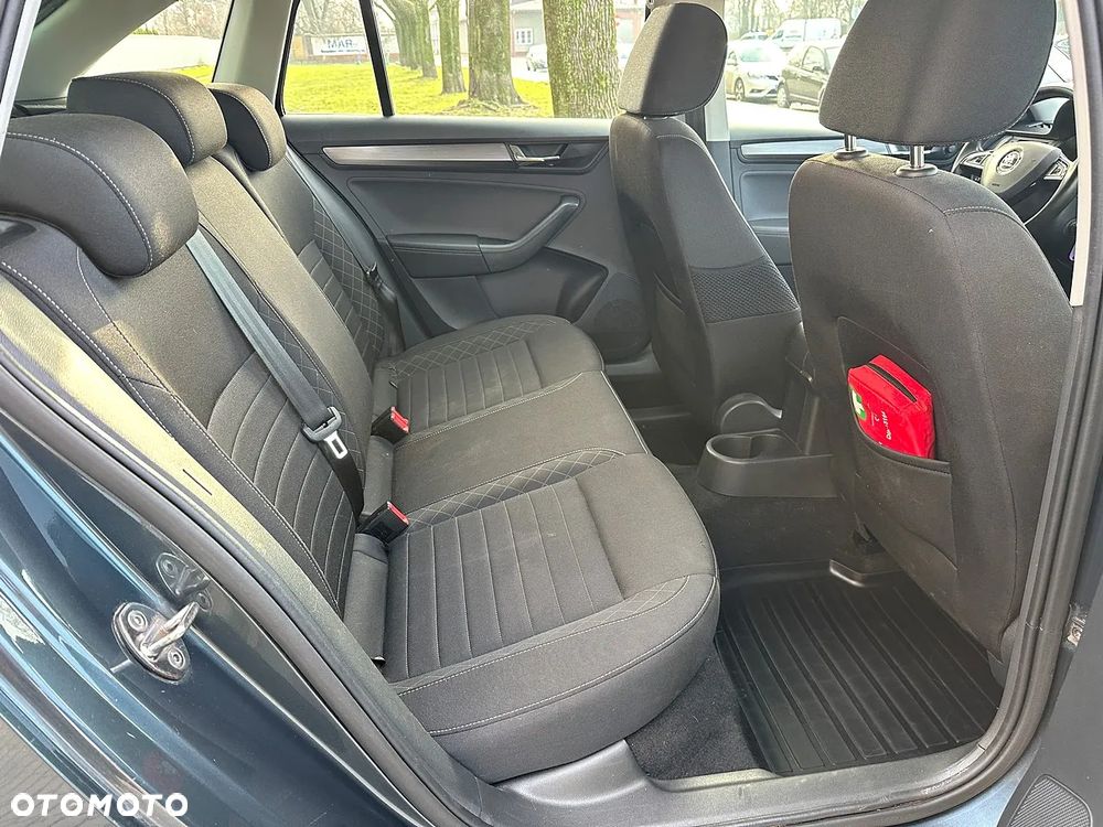 Skoda RAPID Spb 1.4 TSI Style DSG - 14