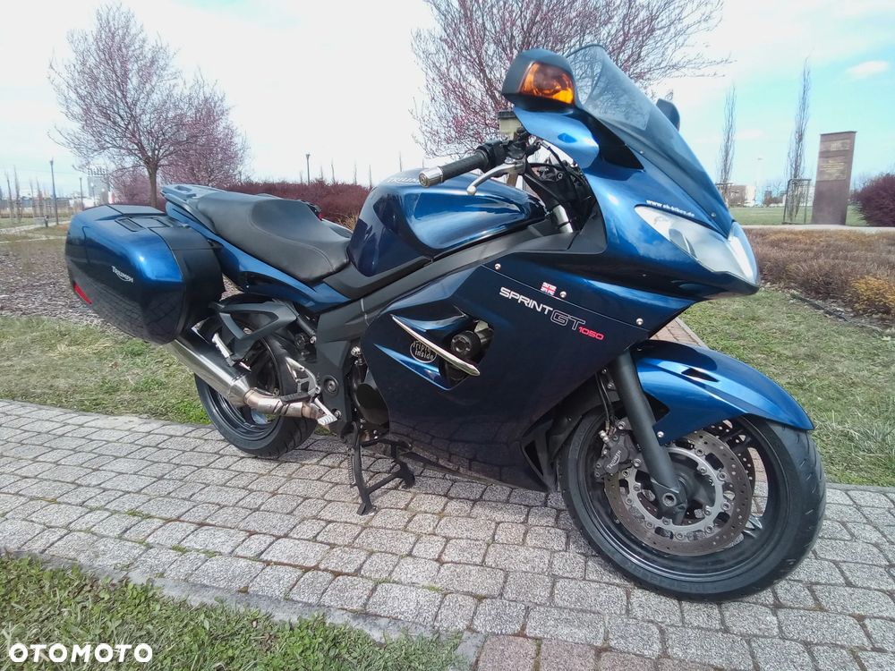 Triumph Sprint - 1