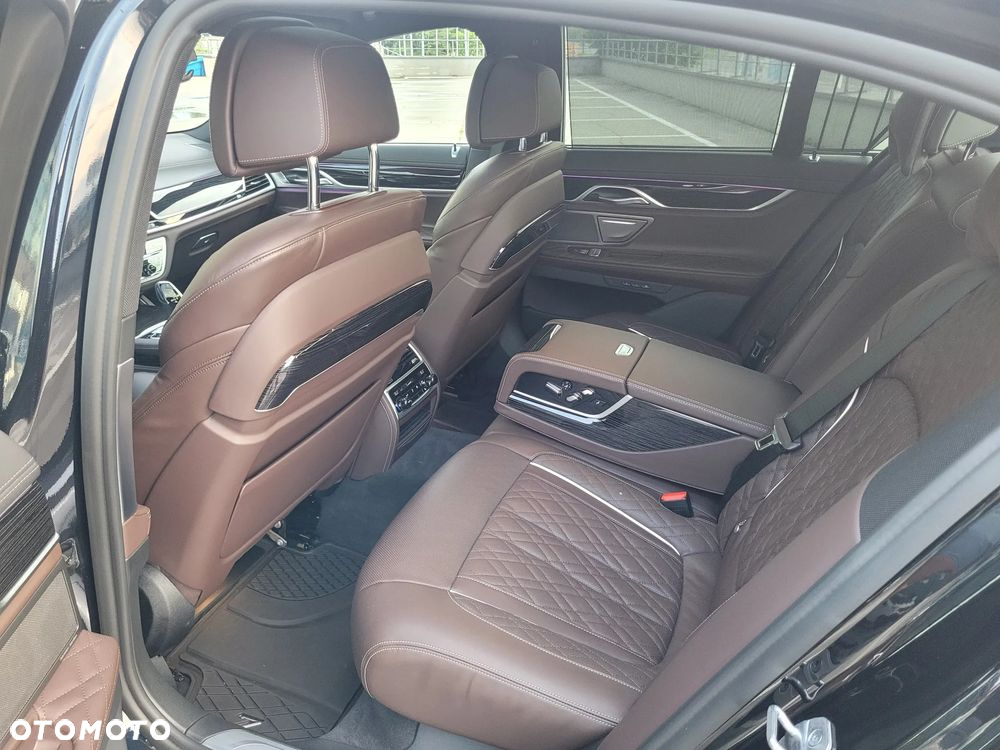 BMW Seria 7 740d xDrive mHEV sport - 18
